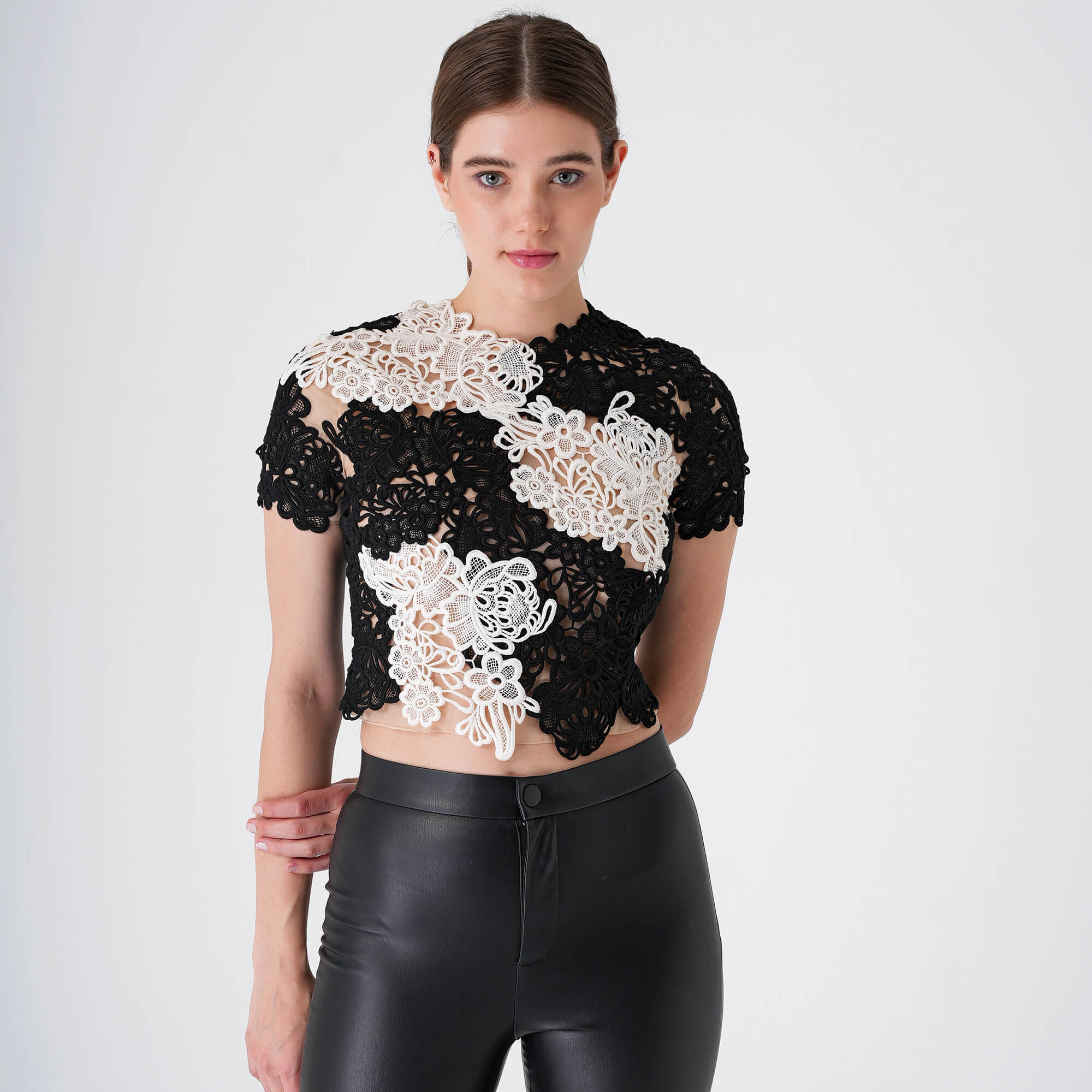 Erdem - White & Black Lace Short Sleeve Blouse